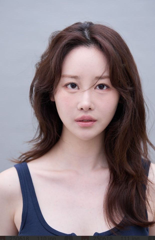 カン・ミンジ サムネイル画像