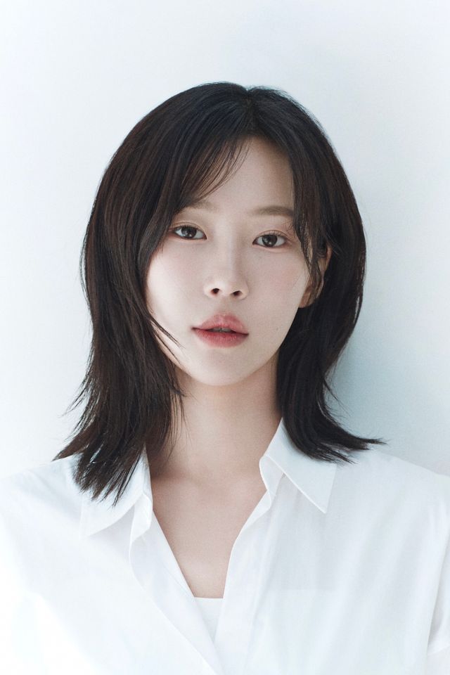 ミン・ドギョン サムネイル画像