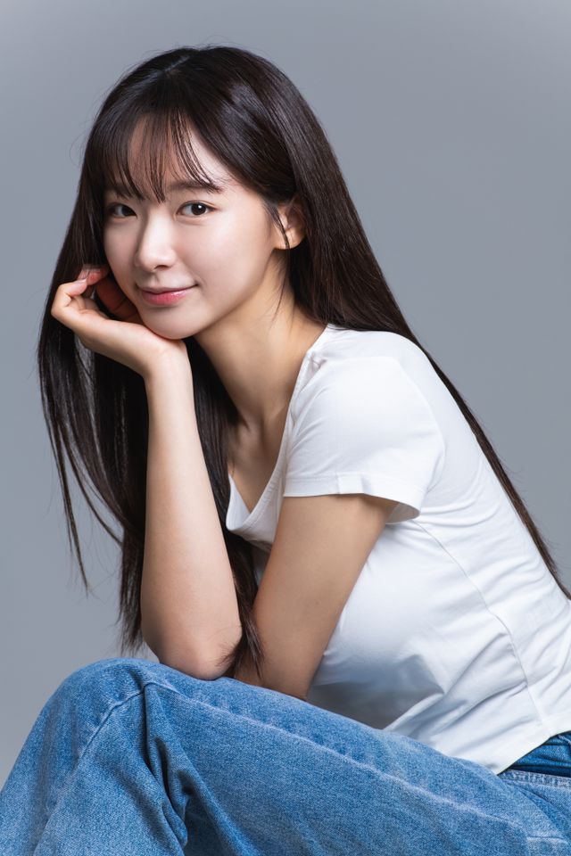 Kim Na-eun Thumbnail image