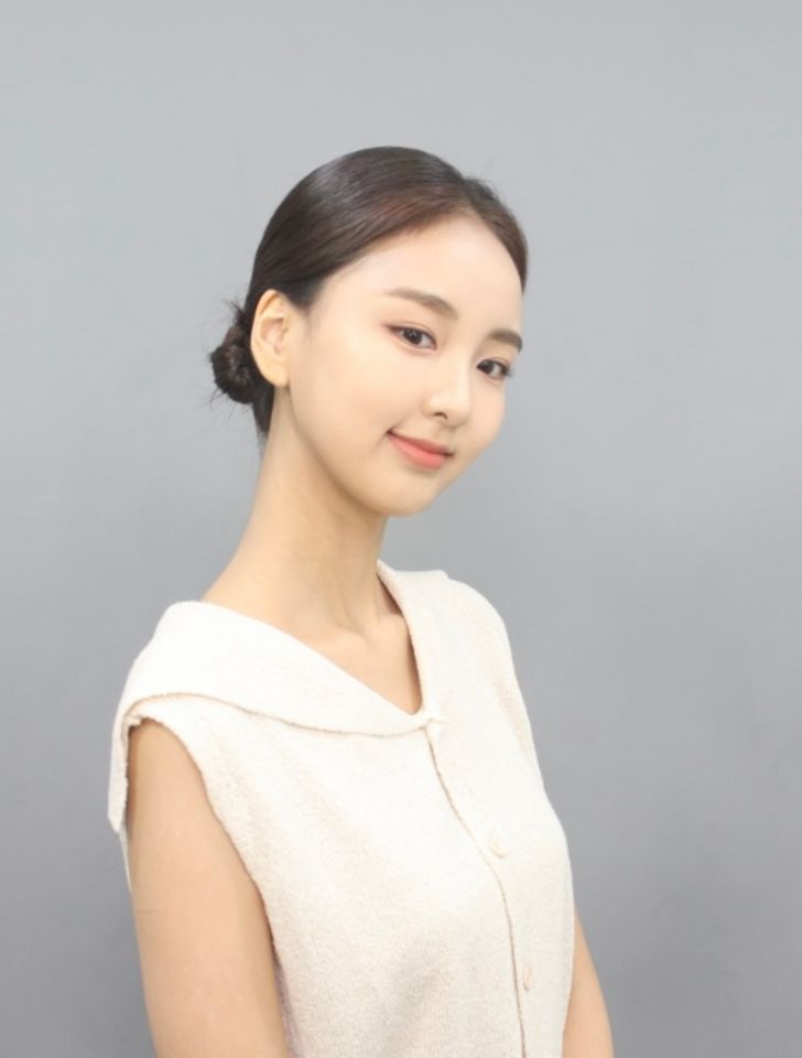 ฮัน อายุน ภาพขนาดย่อ