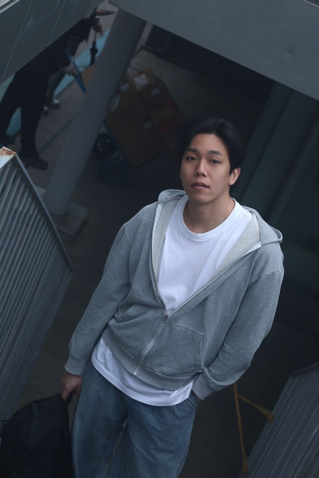 홍석현 썸네일 이미지