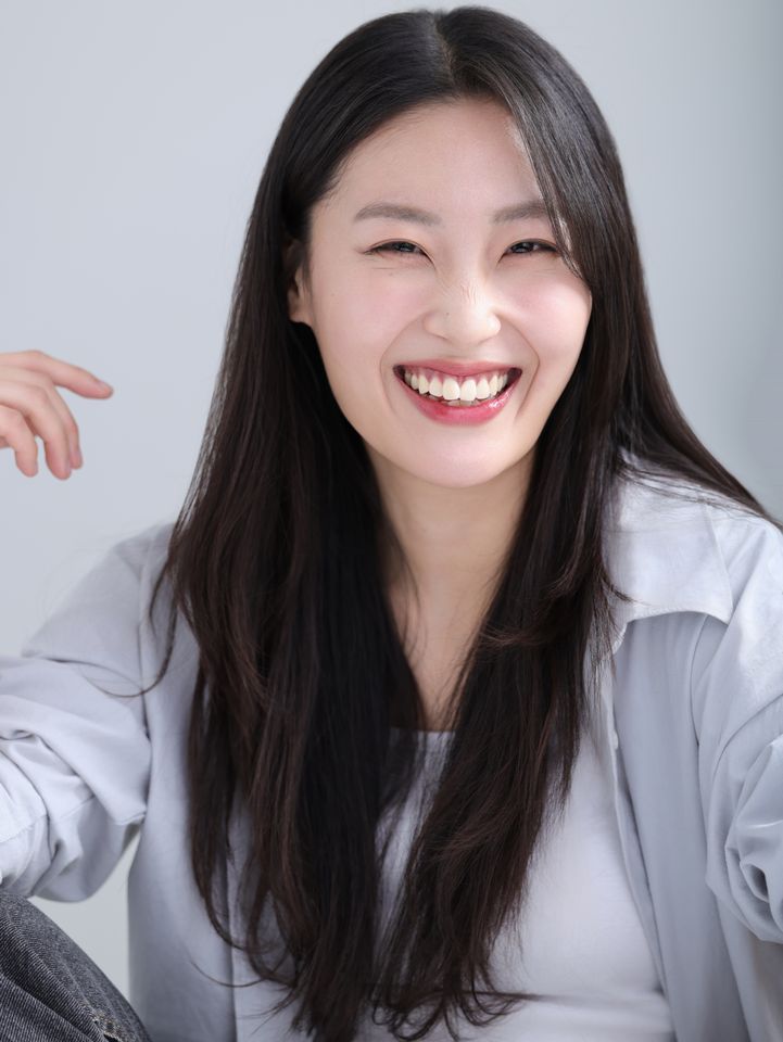 장윤진 썸네일 이미지