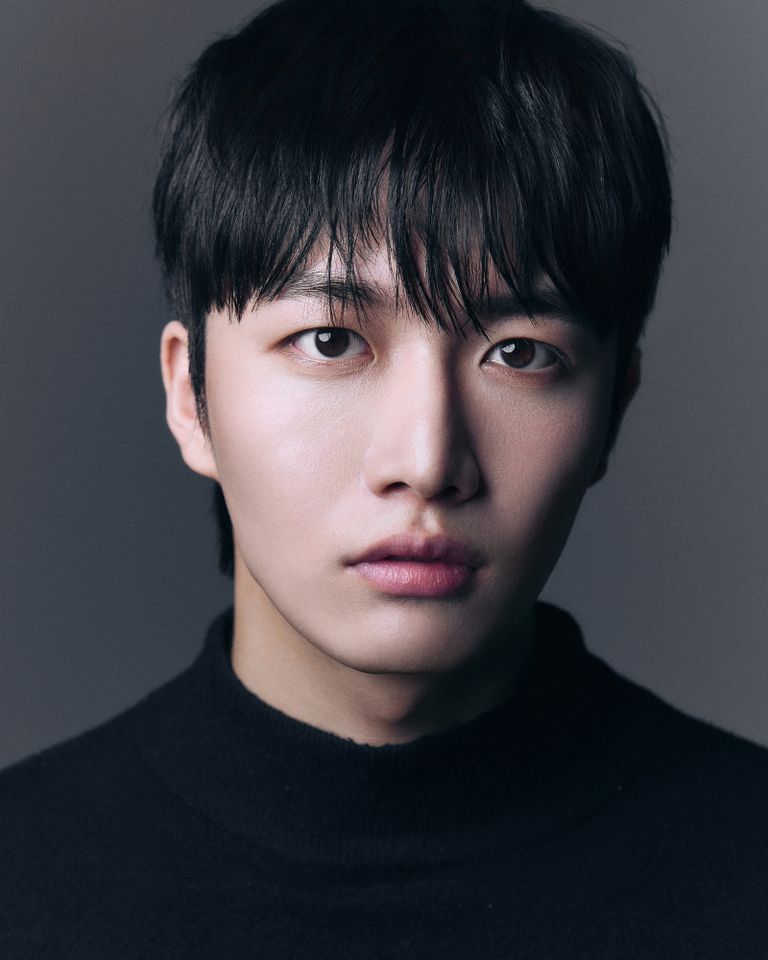 イ・チャンミン サムネイル画像