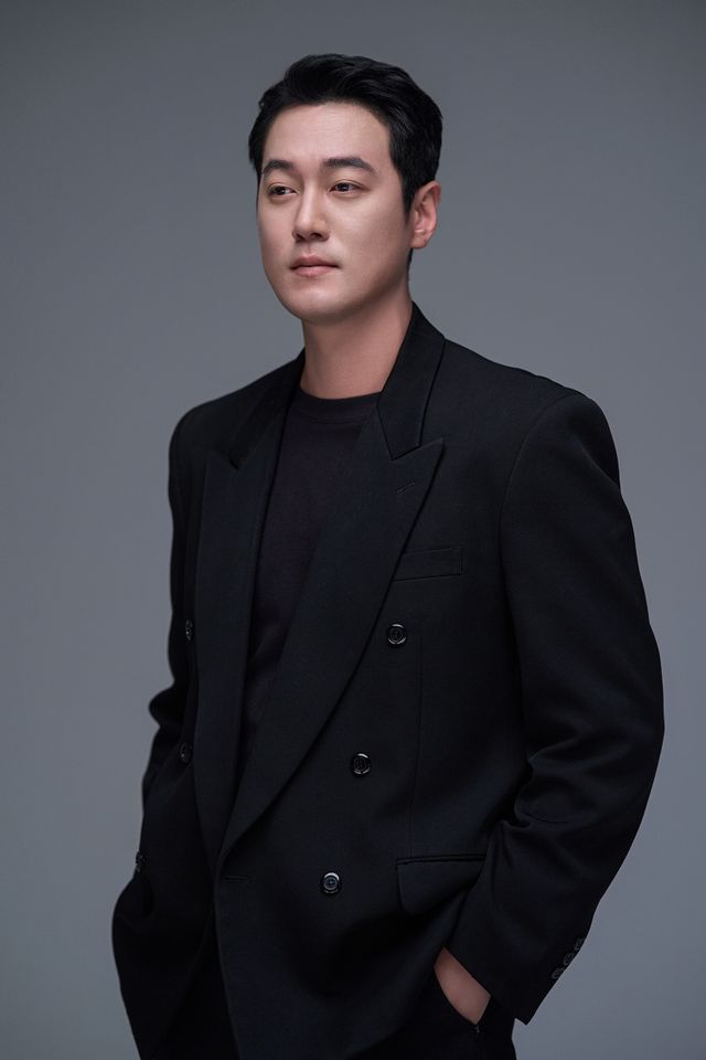 ยุน จุนโฮ ภาพขนาดย่อ