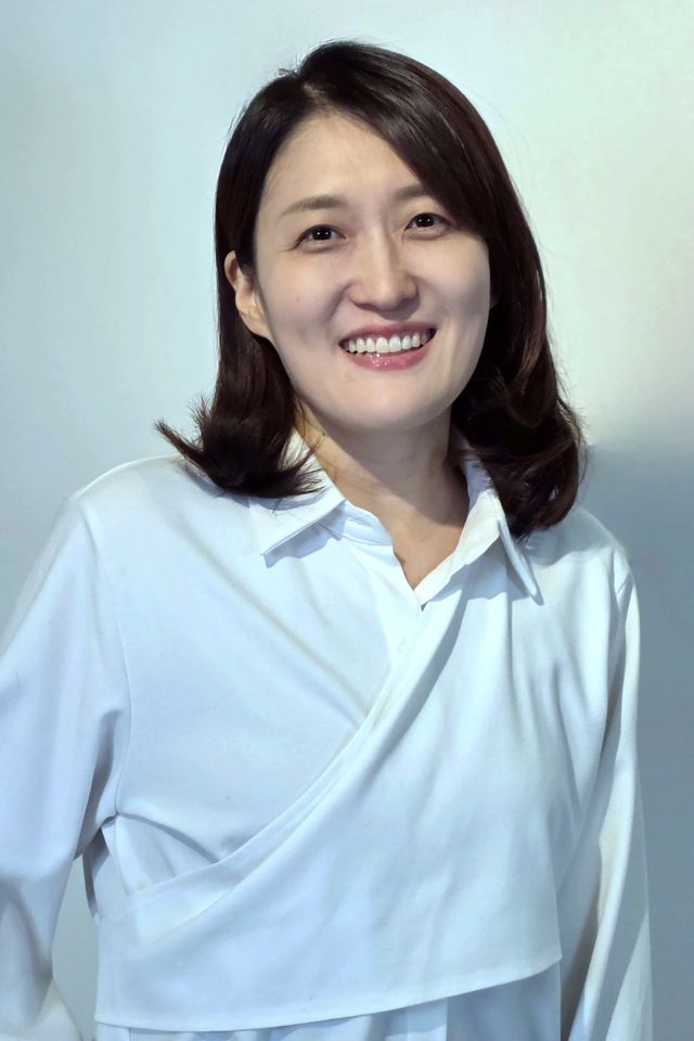 คิม จียอง ภาพขนาดย่อ