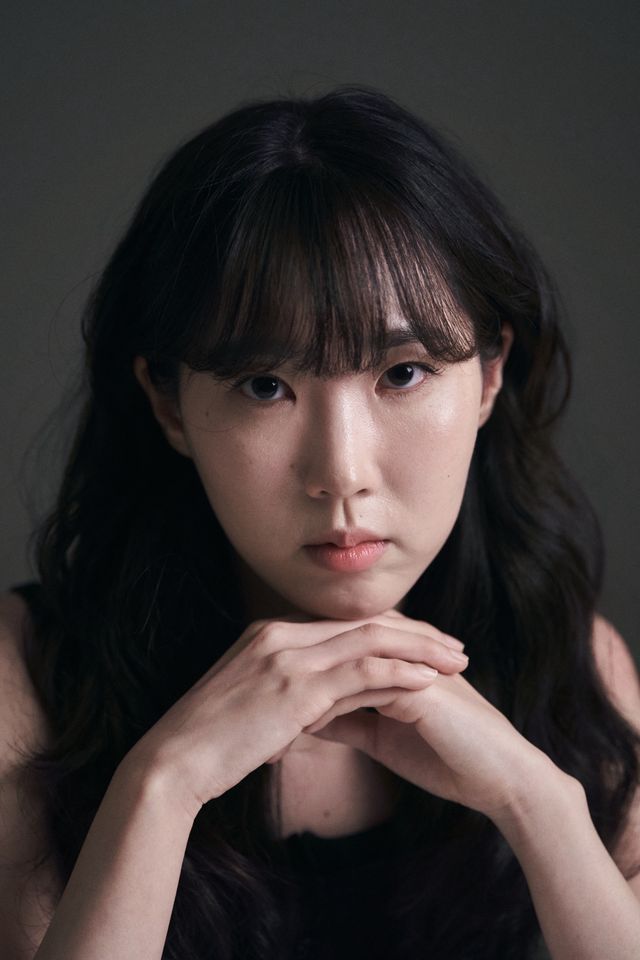 キム・アリ サムネイル画像