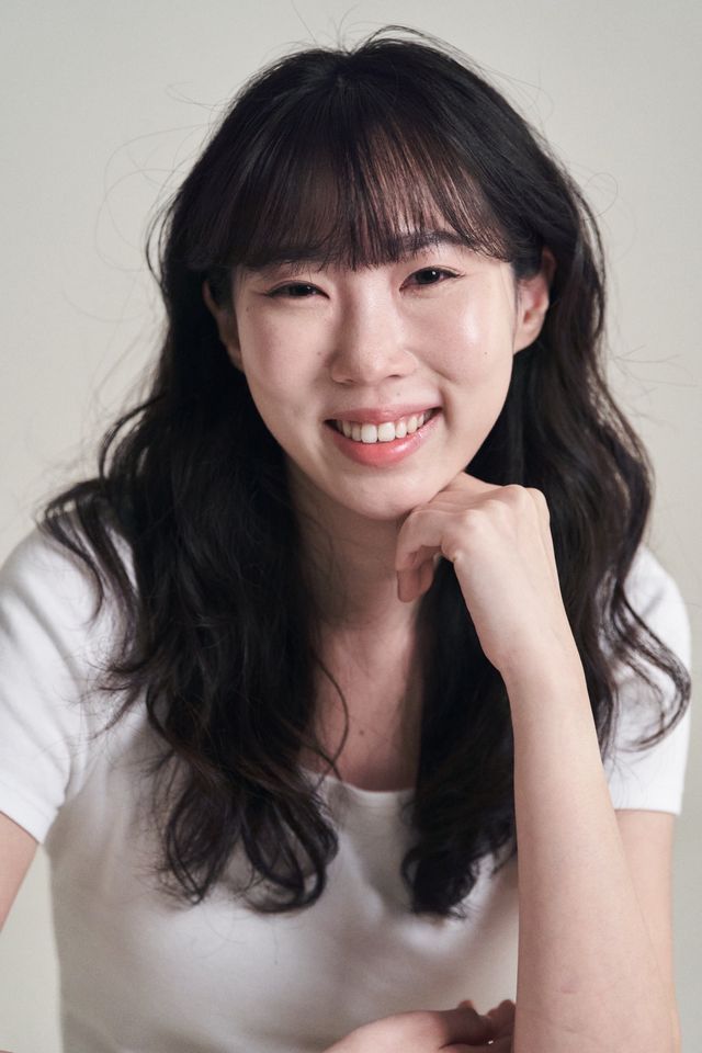 キム・アリ サムネイル画像