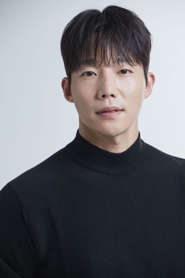 Lee Yong-min ภาพขนาดย่อ