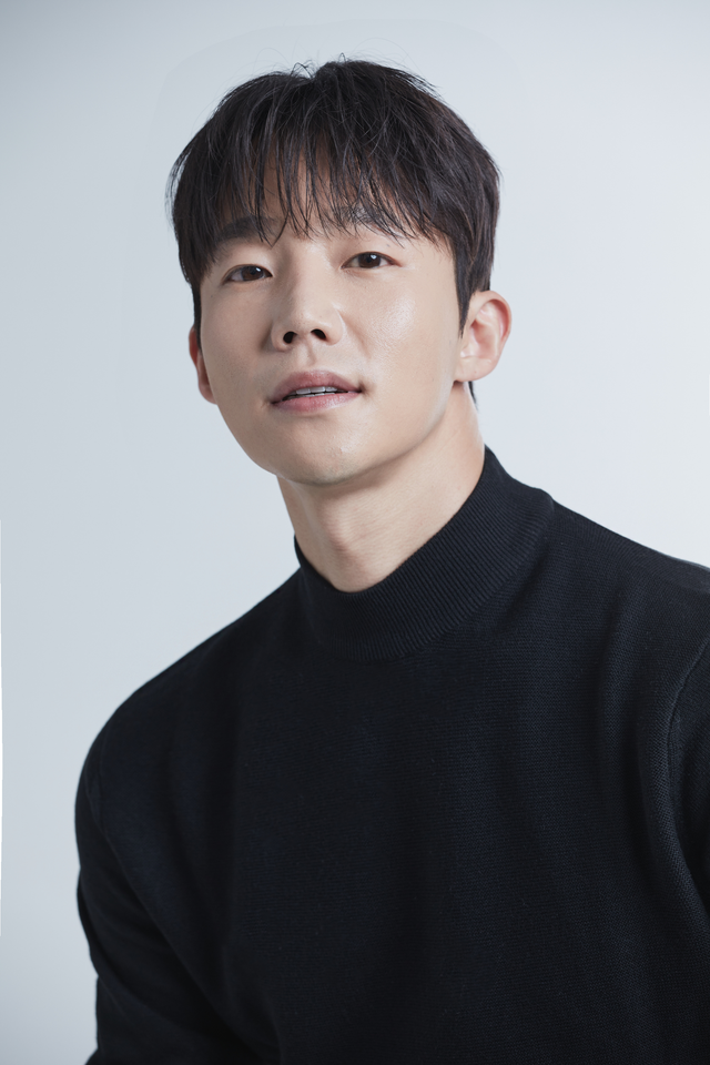 Lee Yong-min ภาพขนาดย่อ