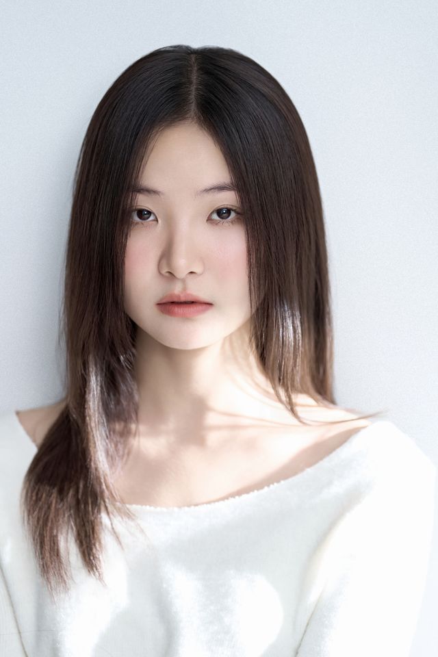 キム・ジャヨン サムネイル画像