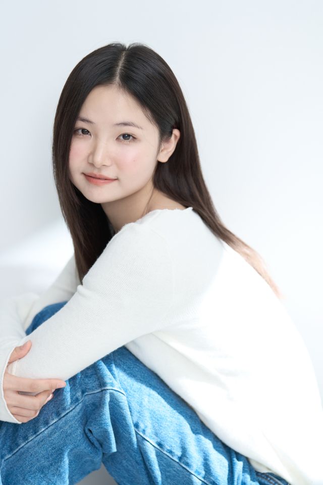 キム・ジャヨン サムネイル画像