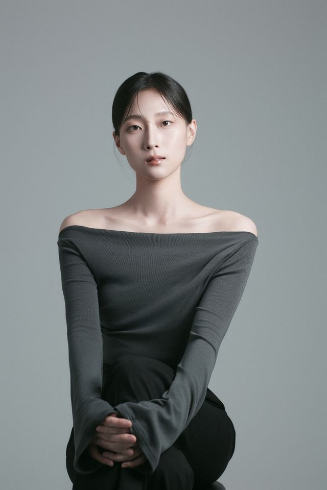 ヨン・シヒョン サムネイル画像