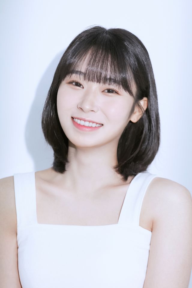 イ・ユリ サムネイル画像