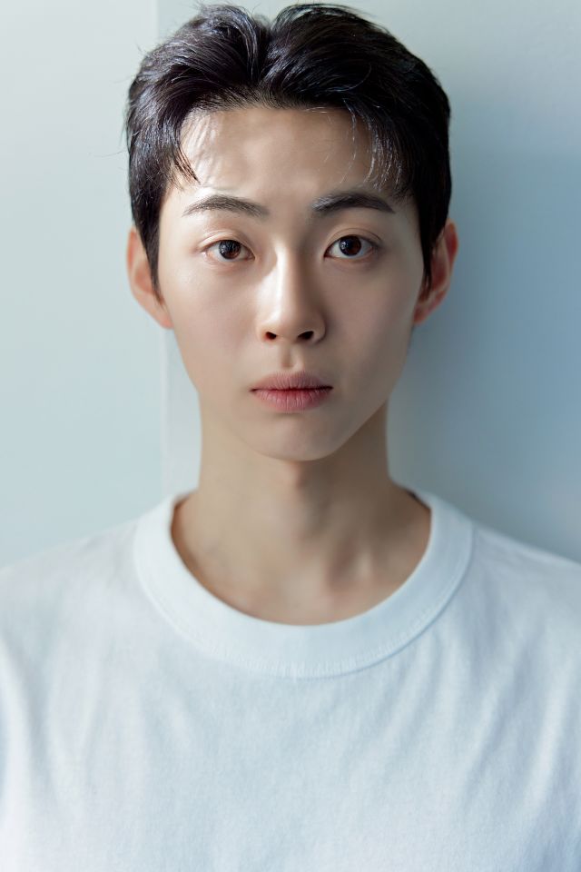 キム・グァンミン サムネイル画像