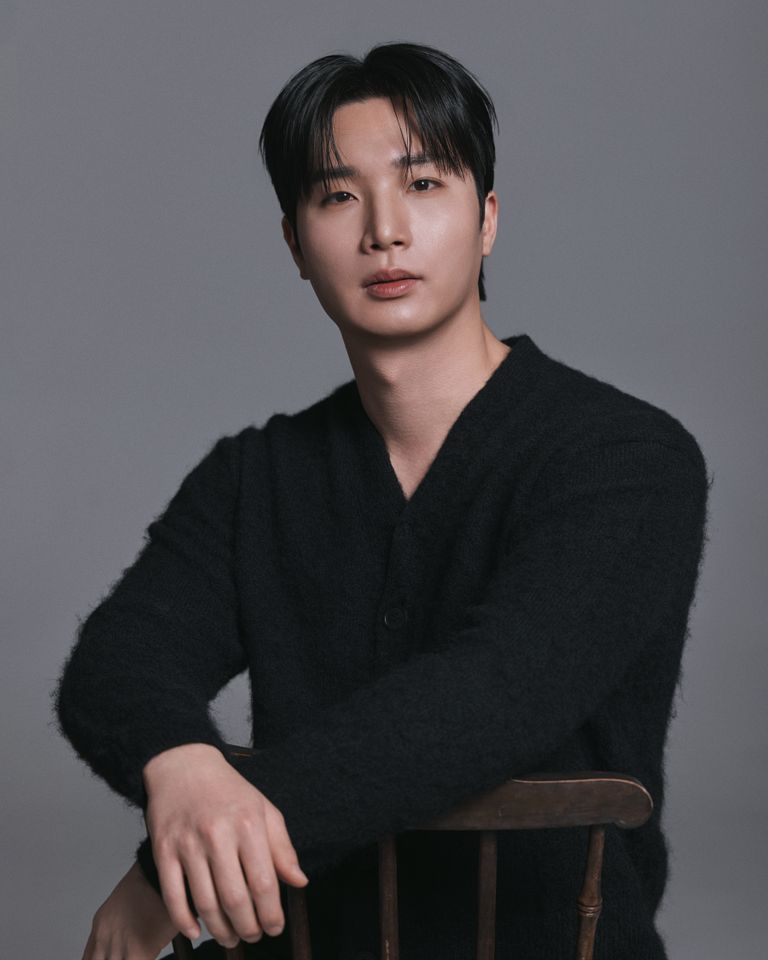 クム・ジウ サムネイル画像