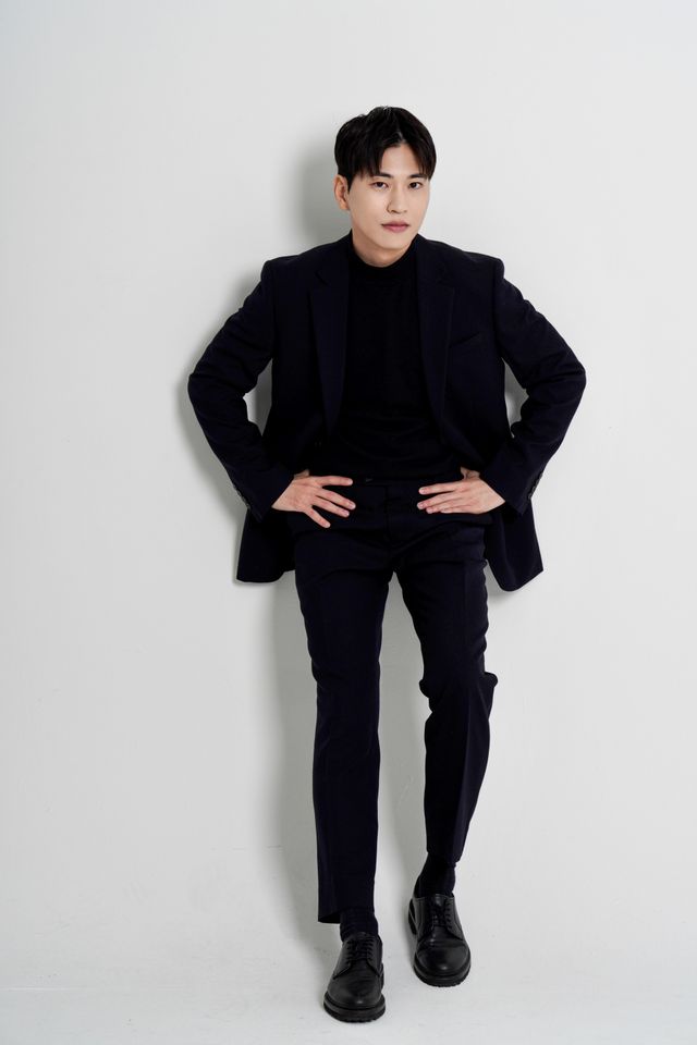 キム・ホニョン サムネイル画像