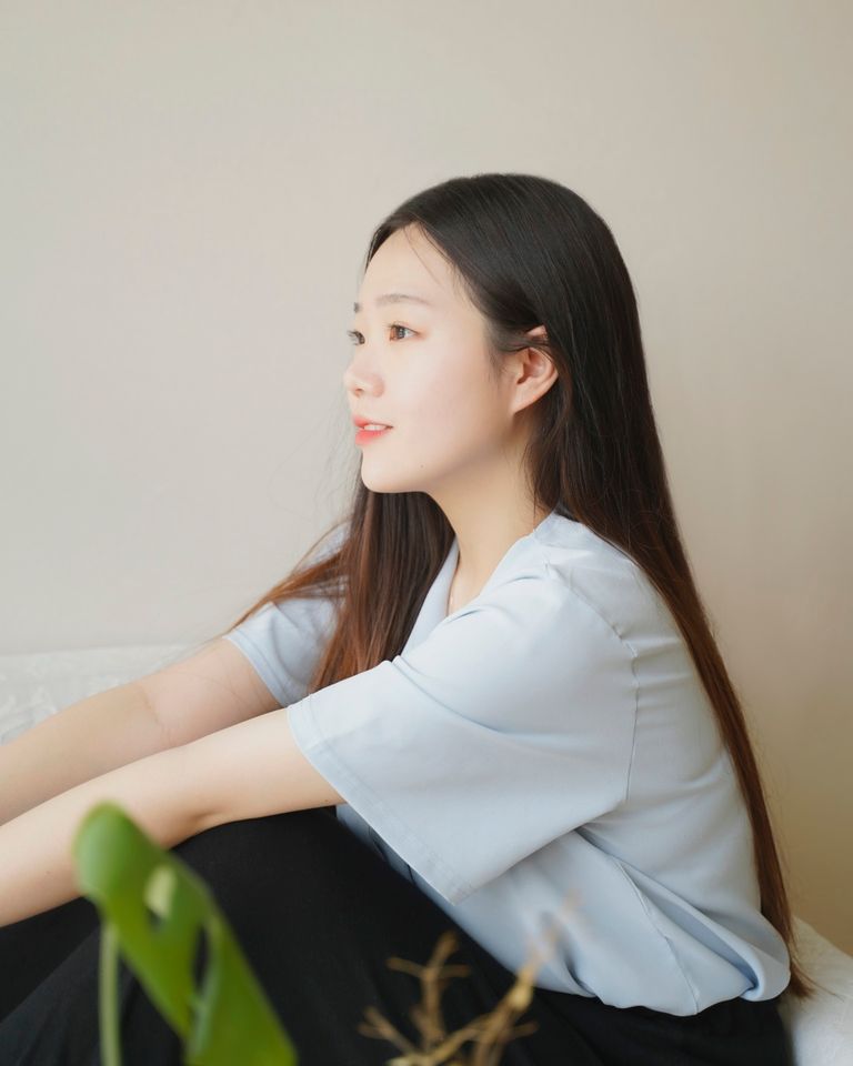 Kim Min-seo Thumbnail image