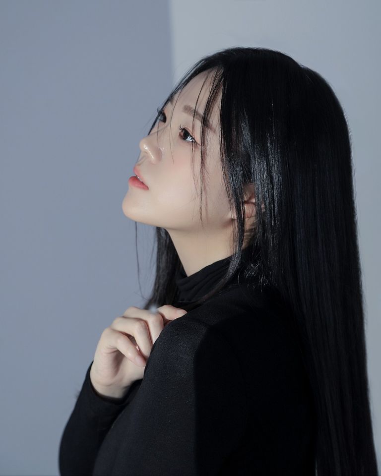 Kim Min-seo Thumbnail image