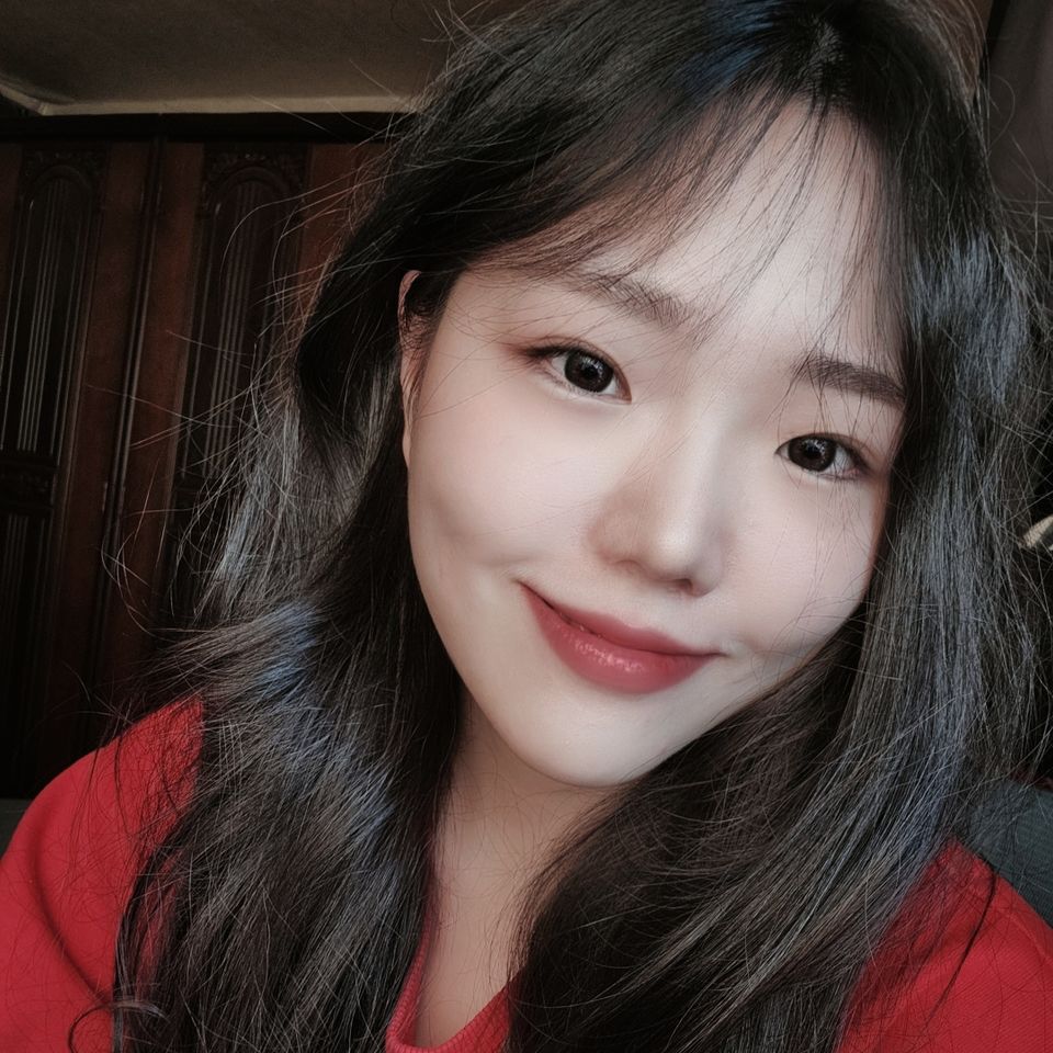 Kim Min-seo Thumbnail image