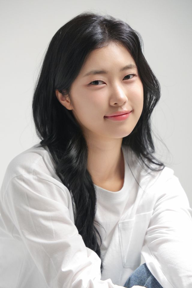 Kim I-sol Thumbnail image