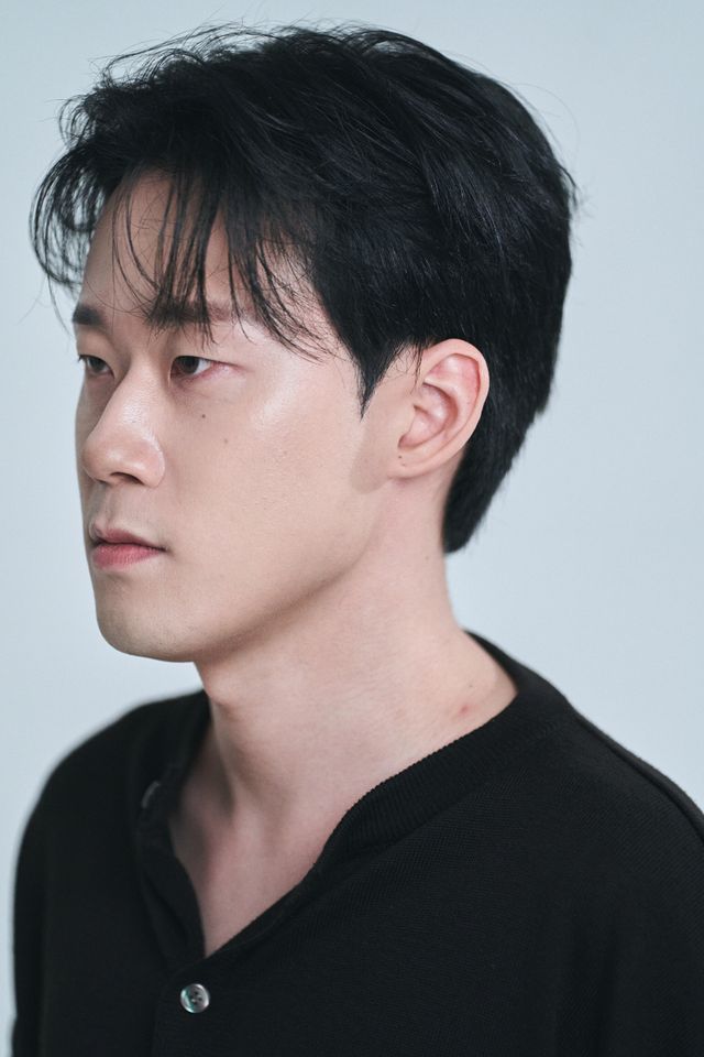 イ・ドンフン サムネイル画像