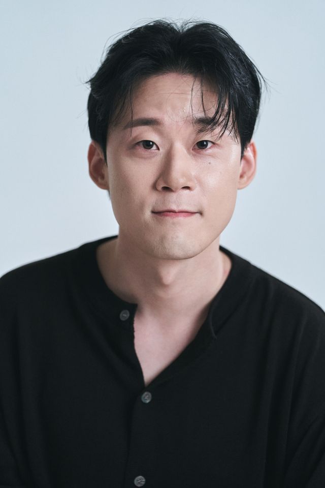 イ・ドンフン サムネイル画像