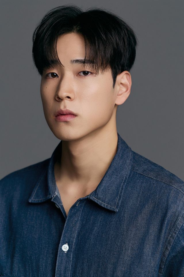 ユ ハソン サムネイル画像