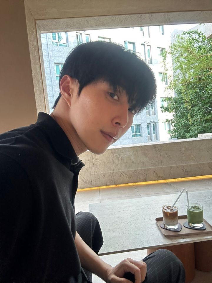 ベ・ドヒョン サムネイル画像