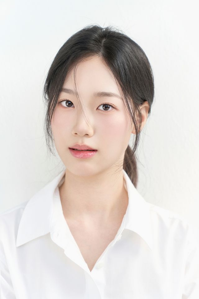 Kim Ji-soo Ảnh thu nhỏ