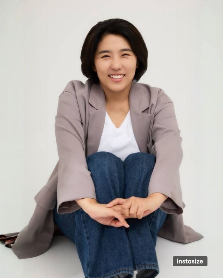 Lee Seon-mi Thumbnail image