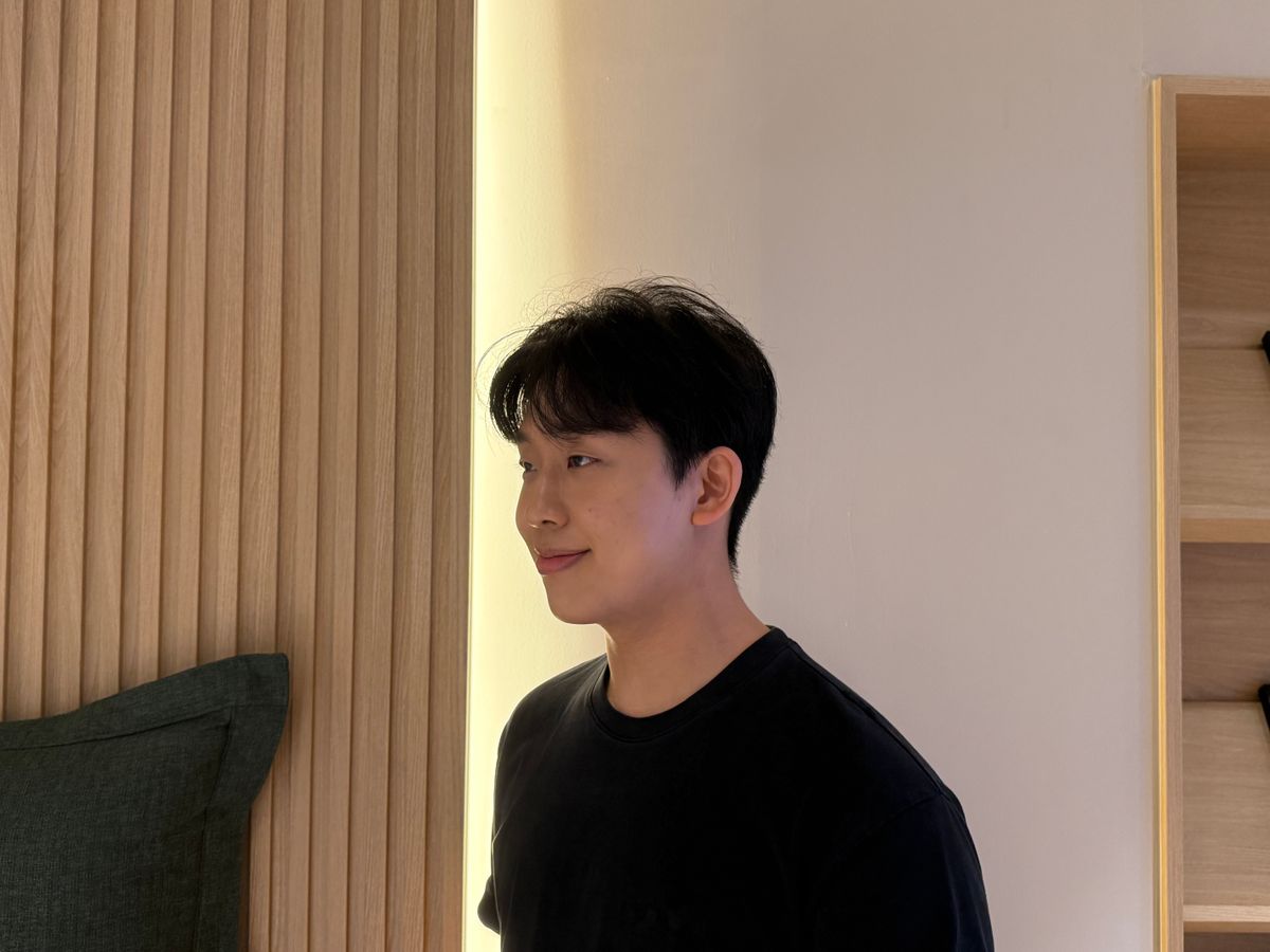 キム・ゴンボ サムネイル画像