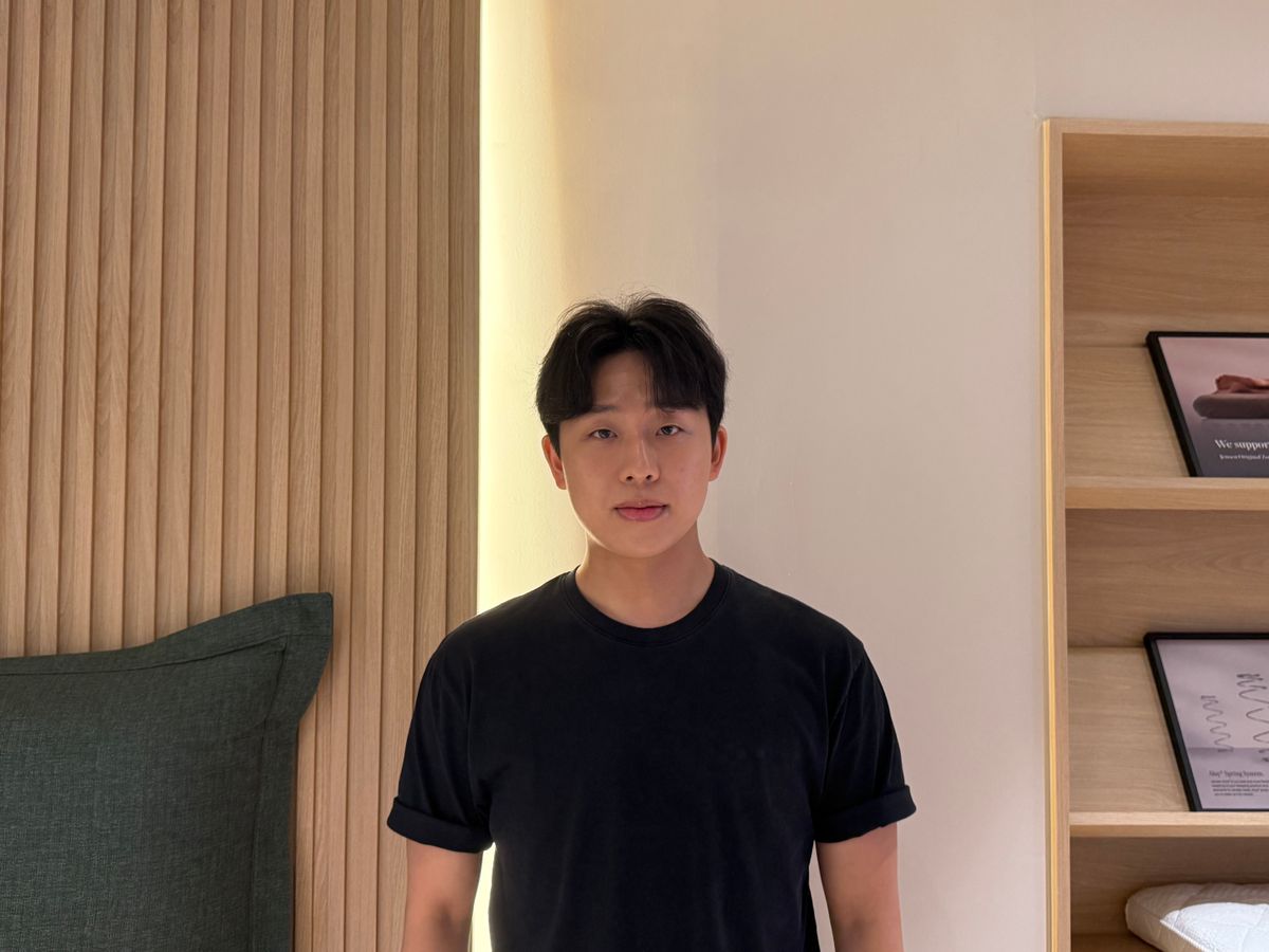 キム・ゴンボ サムネイル画像