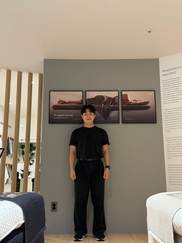 キム・ゴンボ サムネイル画像