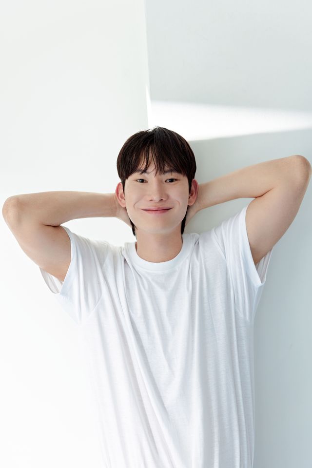 チェ・インヒョク サムネイル画像