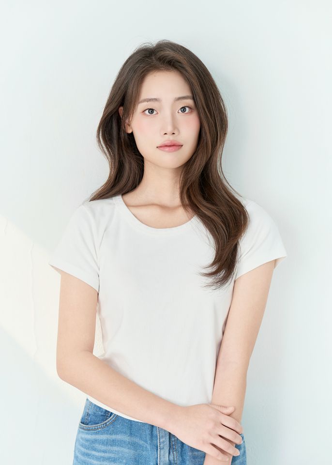 シン・イェジ サムネイル画像