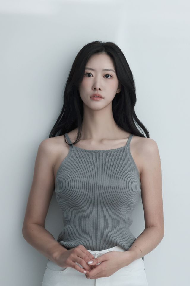 Shin Hye-in Thumbnail image