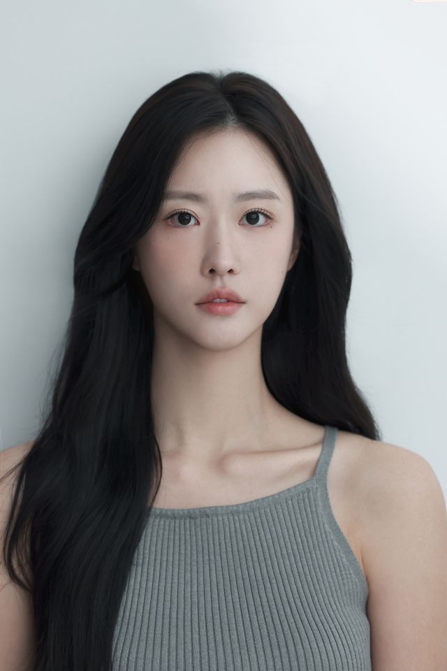 Shin Hye-in Thumbnail image