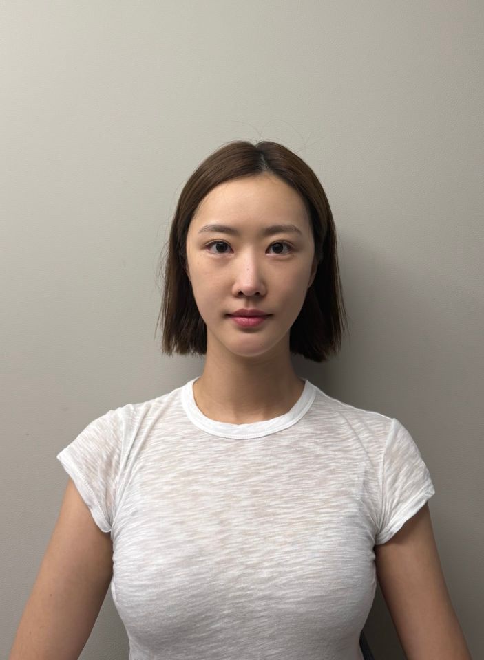 Shin Hye-in Thumbnail image