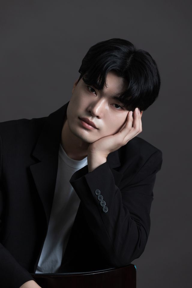 チョン・ヨンホン サムネイル画像