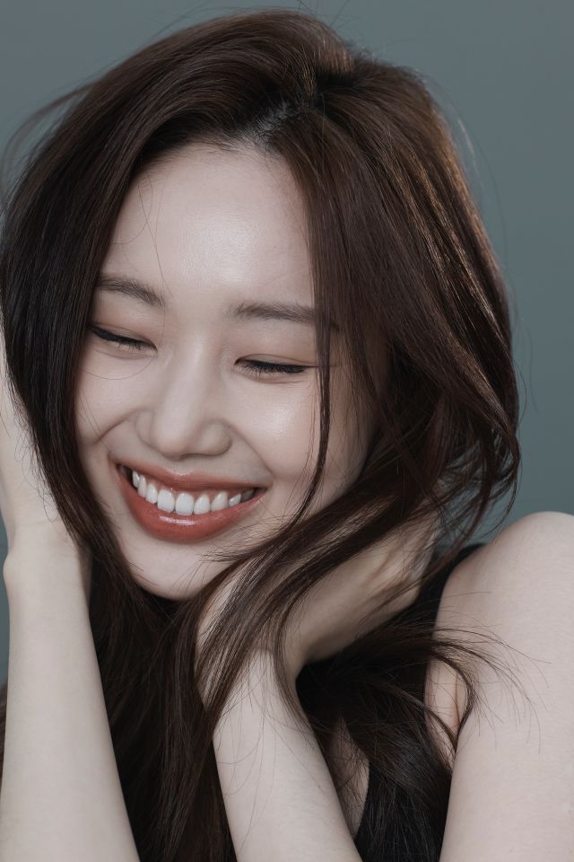 イ・ユリ サムネイル画像