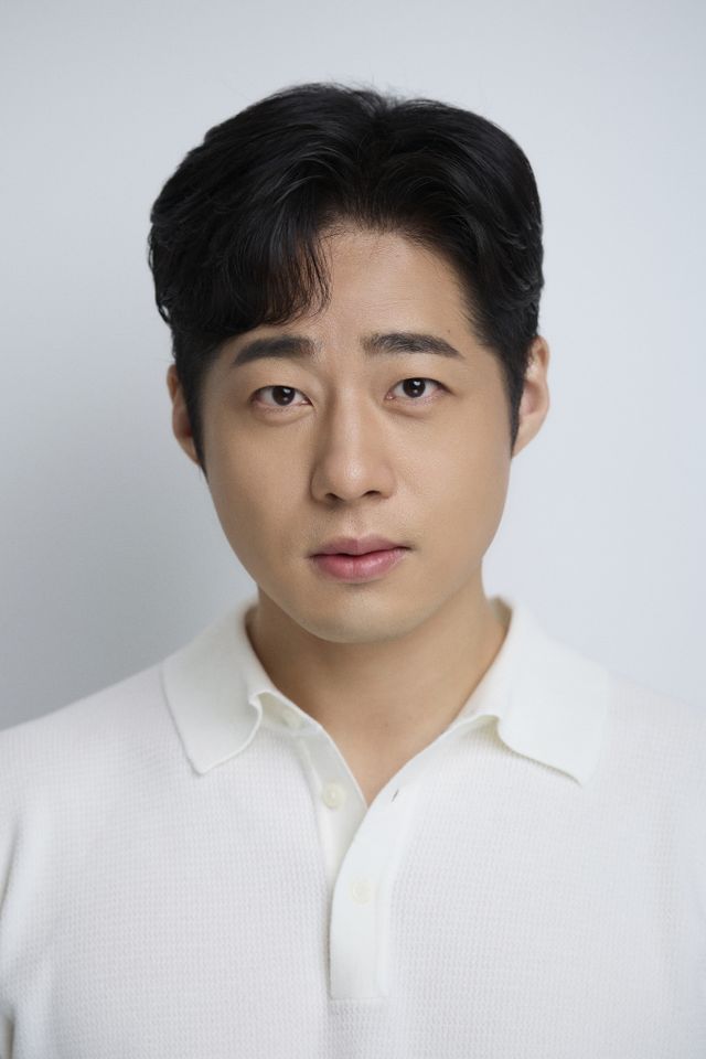 ลี มินอู ภาพขนาดย่อ