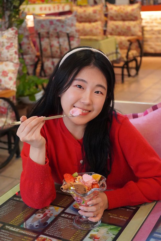 カン・ミンヒ サムネイル画像