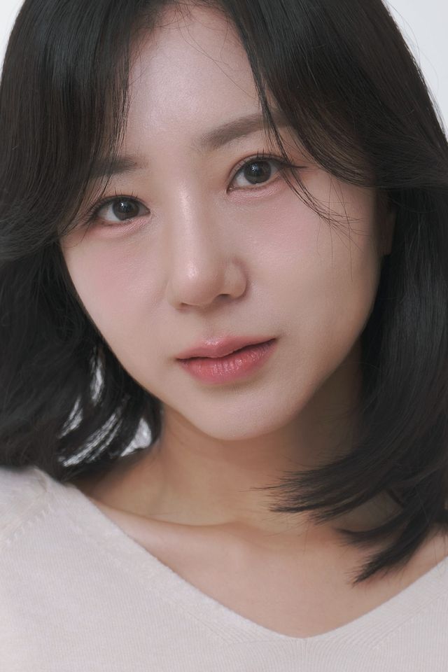 ハム・ウンウ サムネイル画像